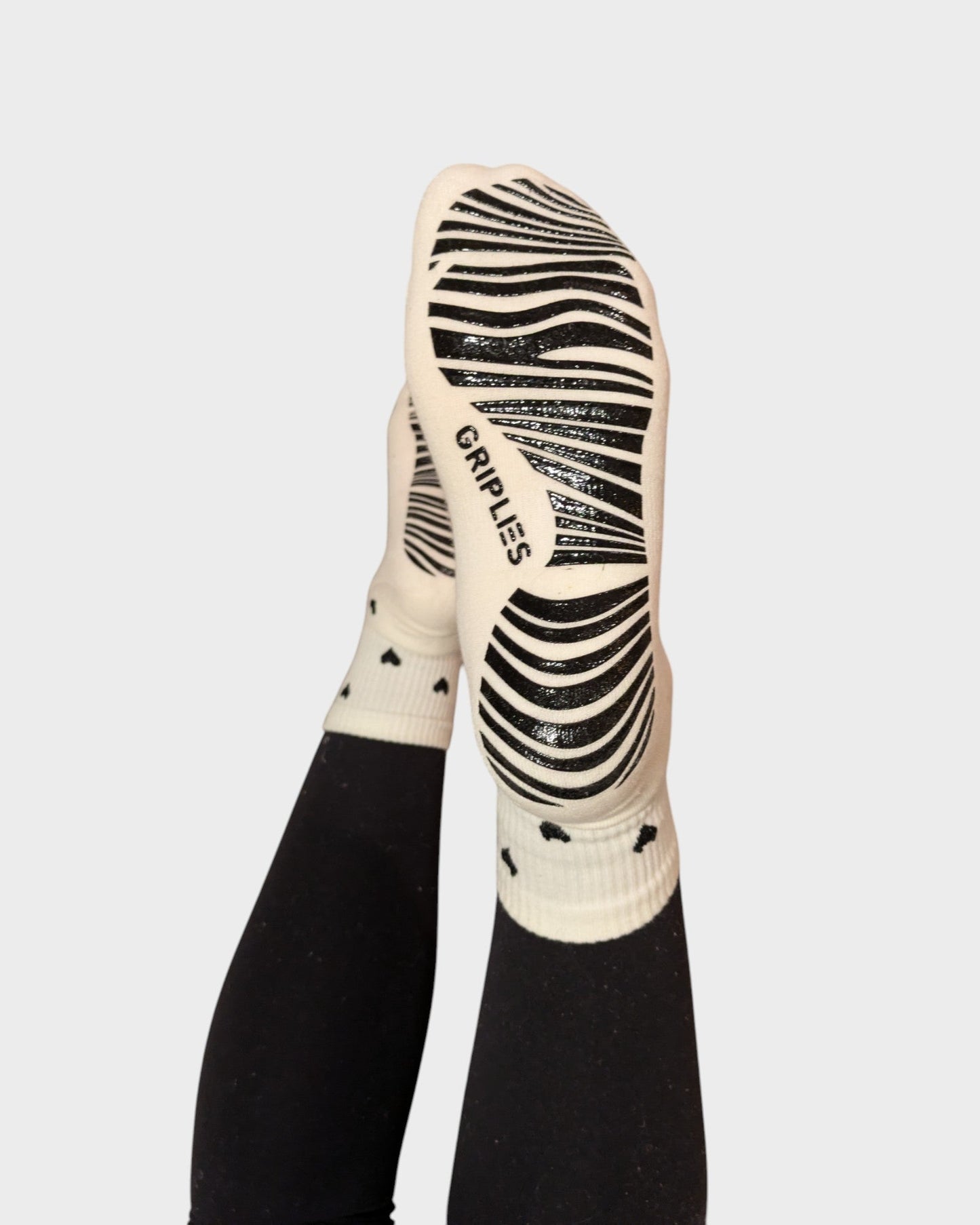Pilates Socken - Sweetheart Mid-Crew mit schwarzen Herzchen