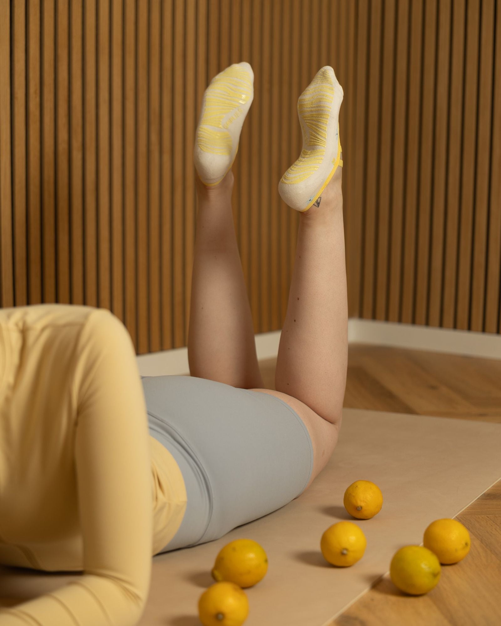 Yoga und Pilates Socken mit Grip für sicheren Halt bei Bodenübungen