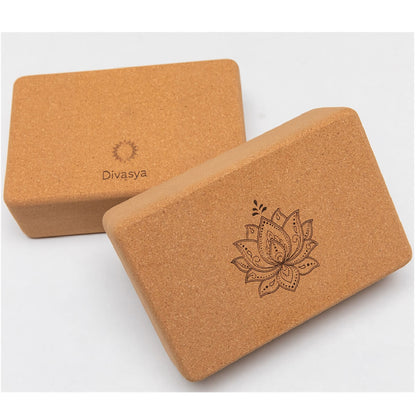 Yoga Korkblock Sacred Shapes aus portugiesischem Kork mit graviertem Symbol für Yoga und Meditation