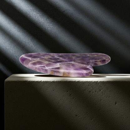 Amethyst Gua Sha zur Gesichtsmassage von Écalutier
