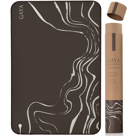 GAYA Erdungsmatte mit Verpackung – hochwertige Grounding-Matte aus veganem Leder für Erdung, Entspannung und besseren Schlaf.