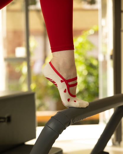 Rutschfeste Ballerina Pilates Grip Socken Damen beim Training getragen